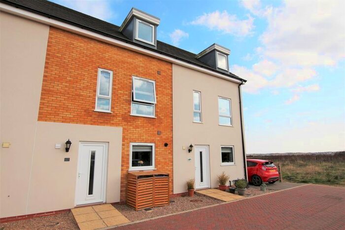 4 Bedroom Town House To Rent In Wesley Road, Cherry Willingham, Lincoln, LN3