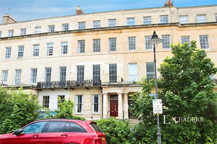 2 Bedroom Flat To Rent In Lansdown Crescent, Cheltenham, Gloucestershire, GL50