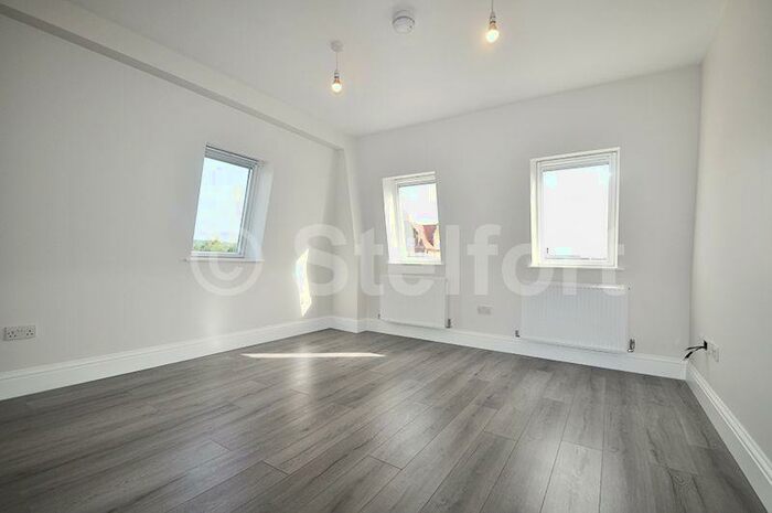 2 Bedroom Apartment To Rent In Grafton Road, London, NW5