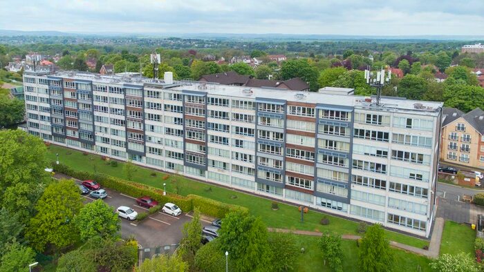 2 Bedroom Flat To Rent In Ingledew Court, Leeds, LS17