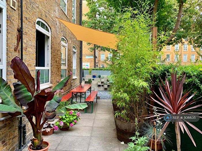 2 Bedroom Flat To Rent In Grendon House, London, E9