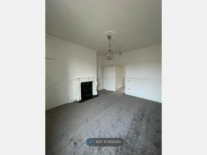 2 Bedroom Flat To Rent In Dacre Street, South Shields, NE33