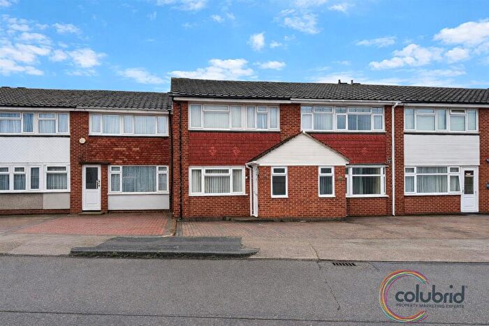 3 Bedroom Terraced House For Sale In Williamsons Way, Corringham, SS17