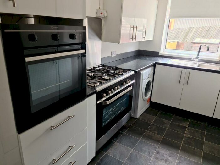 3 Bedroom Terraced House To Rent In Burton Avenue, DN4