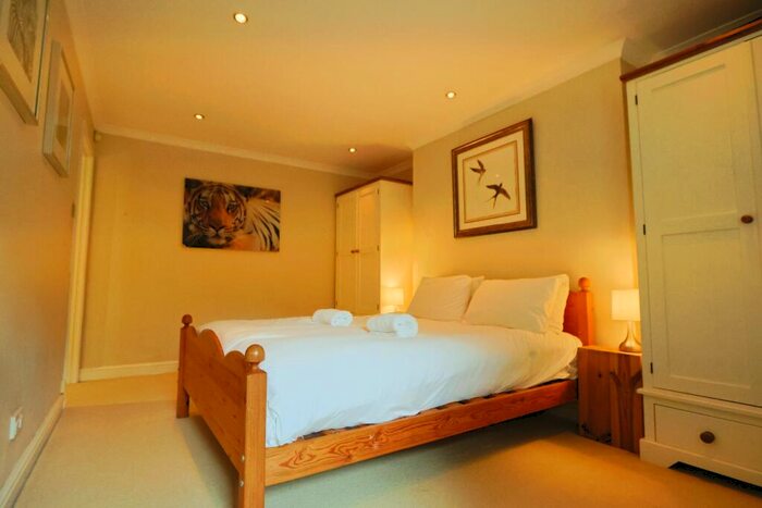 2 Bedroom Flat To Rent In Elliston Road, Bristol, BS6