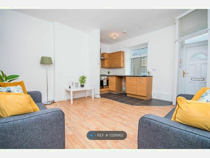 2 Bedroom Terraced House To Rent In Haslingden Road, Rossendale BB4
