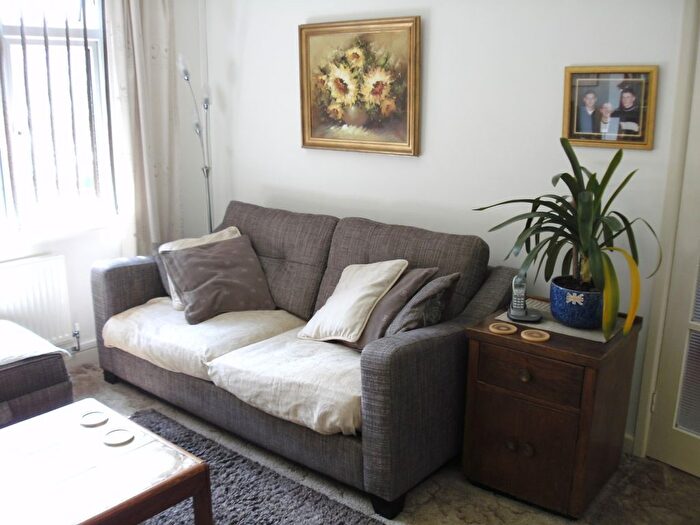 2 Bedroom Bungalow To Rent In Heathfield Close, North Petherton, Bridgwater, TA6