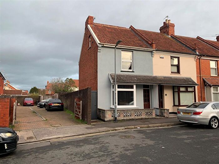 3 Bedroom End Terrace House For Sale In Branksome Avenue, Bridgwater, TA6