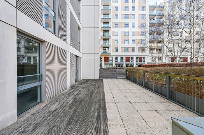 3 Bedroom Flat To Rent In Zinnia Mansions, East Village, Stratford, London, E20