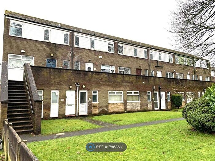 3 Bedroom Terraced House To Rent In Pendle Court, Bolton, BL1