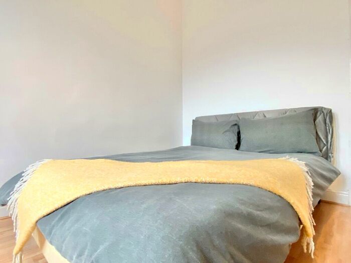 1 Bedroom Flat To Rent In New Street, Paisley, Renfrewshire, PA1