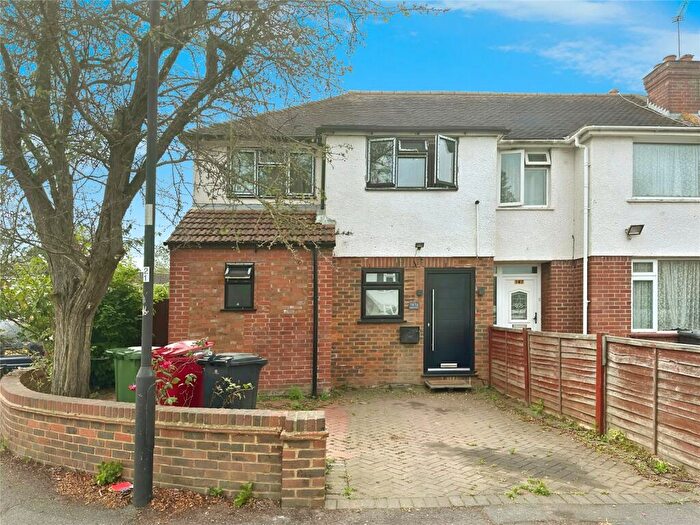 4 Bedroom End Of Terrace House For Sale In Grasmere Avenue, Slough, Berkshire, SL2