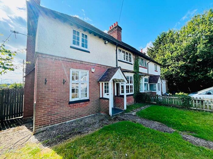 2 Bedroom Semi-Detached House To Rent In London Road, Thatcham, RG18