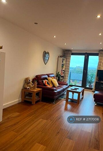 2 Bedroom Flat To Rent In High Street, Slough, SL1