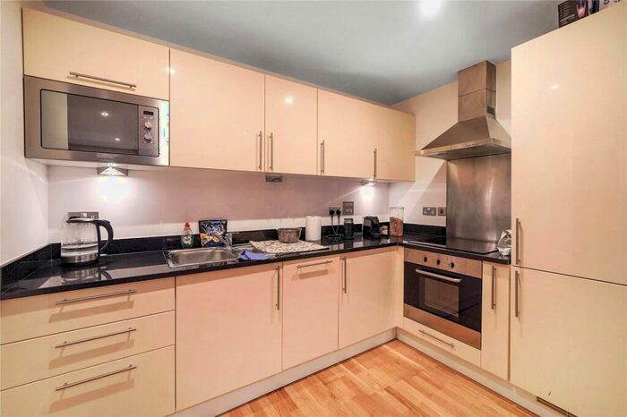 1 Bedroom Flat To Rent In Cobalt Point, London, E14