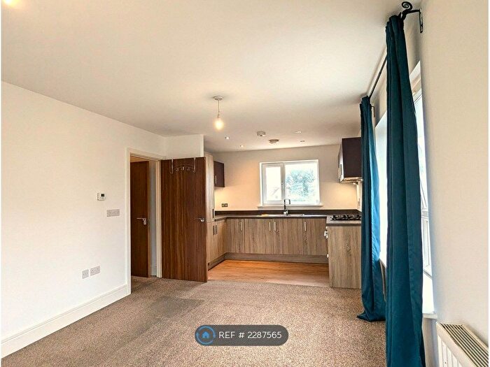 2 Bedroom Flat To Rent In Bowling Green Close, Bletchley, Milton Keynes, MK2