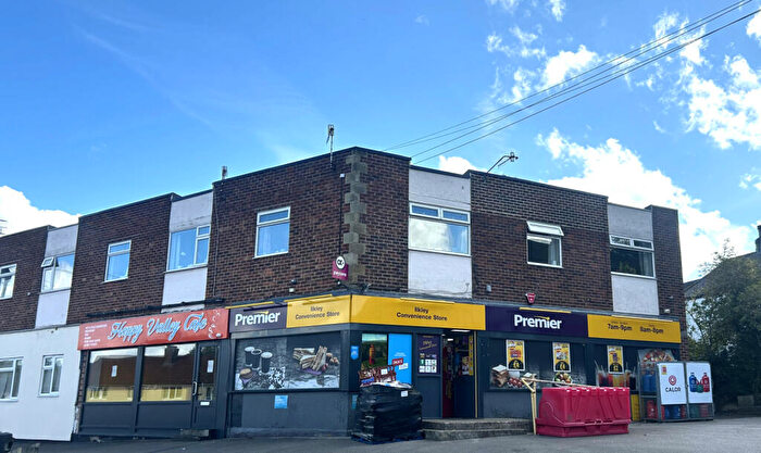 3 Bedroom Apartment To Rent In A The Parade. Valley Drive, LS29