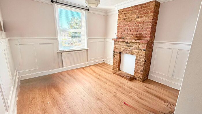 2 Bedroom Terraced House To Rent In South Primrose Hill, Chelmsford, CM1