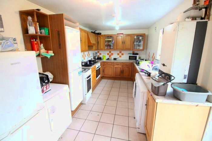 9 Bedroom Terraced House To Rent In Colum Road -, CF10