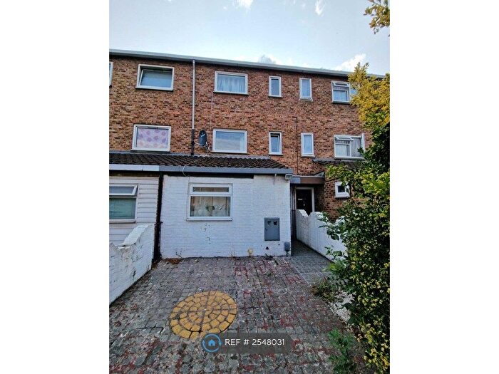 4 Bedroom Terraced House To Rent In Ordnance Road, London, E16