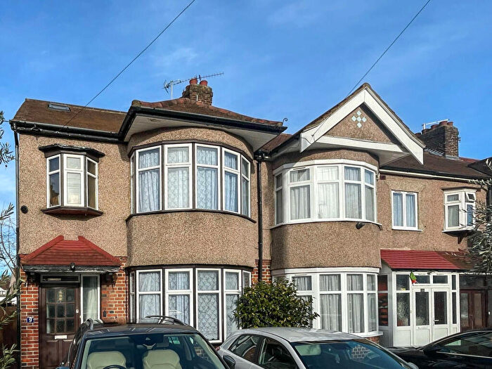 4 Bedroom End Of Terrace House To Rent In Sandhurst Avenue, Harrow, HA2