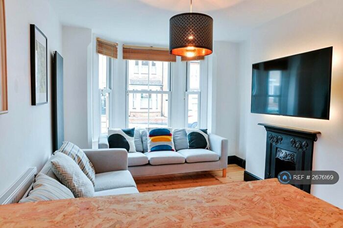 1 Bedroom Flat To Rent In York Street, Rugby, CV21