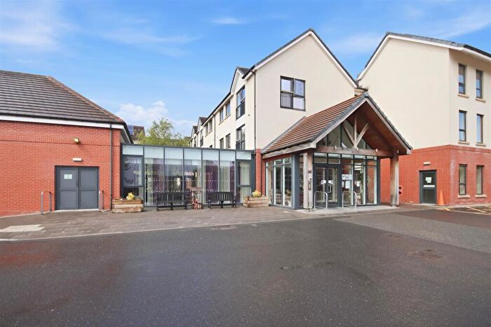 2 Bedroom Flat For Sale In Foolow Avenue, Chesterfield, S40