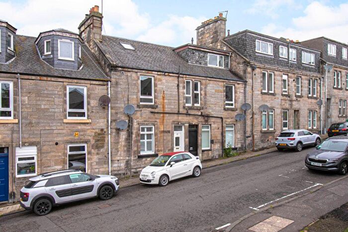 2 Bedroom Maisonette For Sale In B Hill Street, Dunfermline, KY12