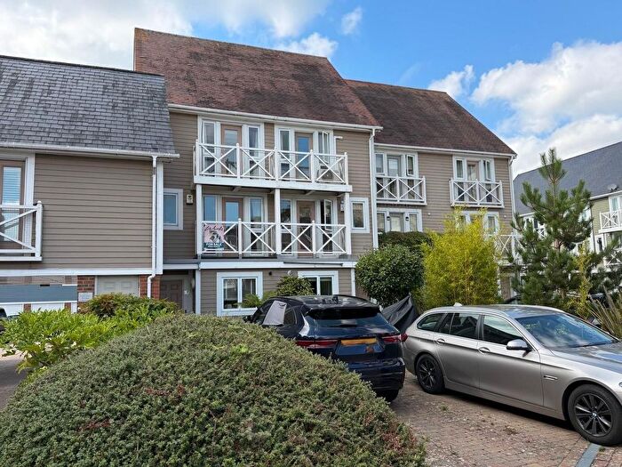 4 Bedroom Town House For Sale In Alisander Close, Snodland, ME6