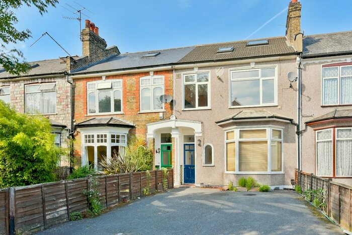 2 Bedroom Flat To Rent In George Lane, London, SE13