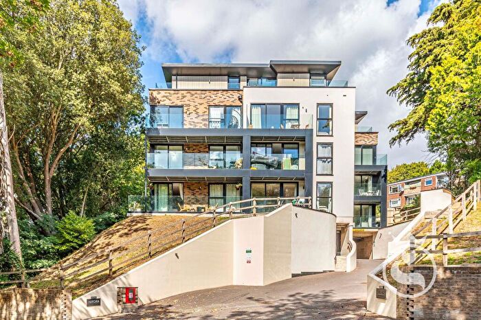 2 Bedroom Apartment For Sale In North Road, Poole, BH14