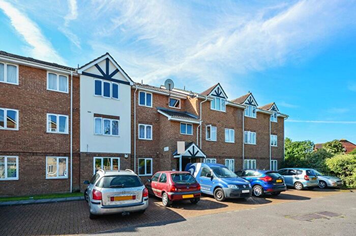 1 Bedroom Flat To Rent In Heathfield Drive, Mitcham, CR4