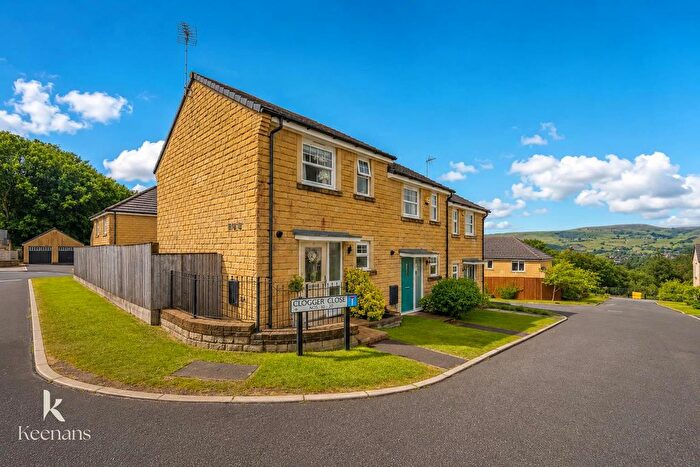 2 Bedroom Mews For Sale In Clogger Close, Rossendale, BB4