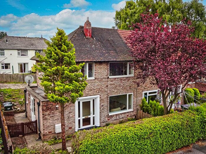 2 Bedroom Semi-Detached House To Rent In West Park, Leeds, West Yorkshire, LS16