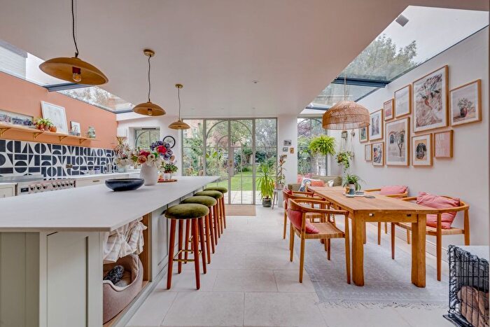 4 Bedroom Terraced House For Sale In Eleanor Grove, SW13