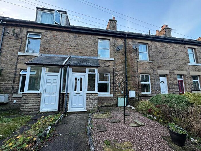 3 Bedroom Terraced House To Rent In Newstead TerraceBuxtonDerbyshire, SK17