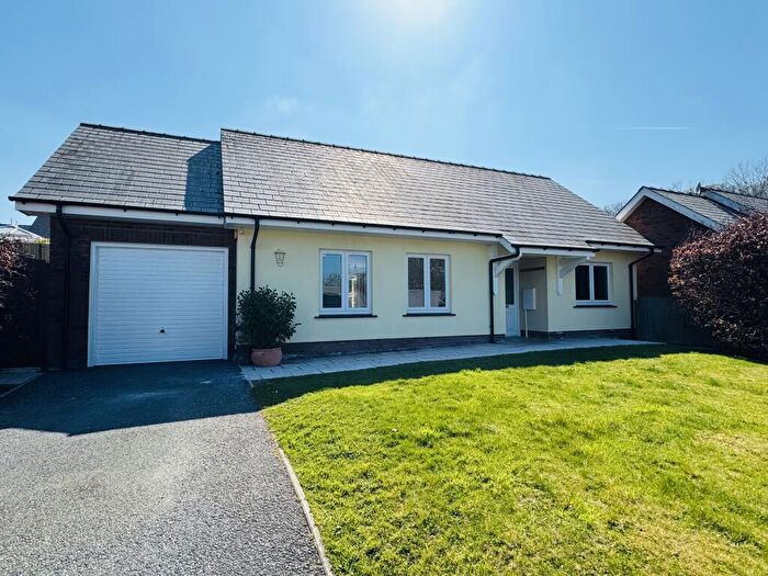 4 Bedroom House To Rent In Dolphin Court, New Quay, SA45