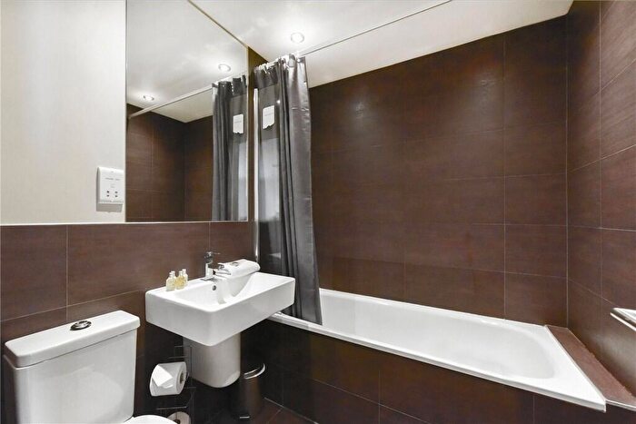 2 Bedroom Apartment To Rent In Hatton Garden, Clerkenwell, London, EC1N
