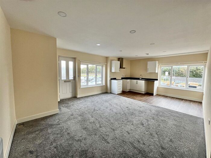 2 Bedroom Flat To Rent In Shaftesbury Lane, Blandford Forum, DT11