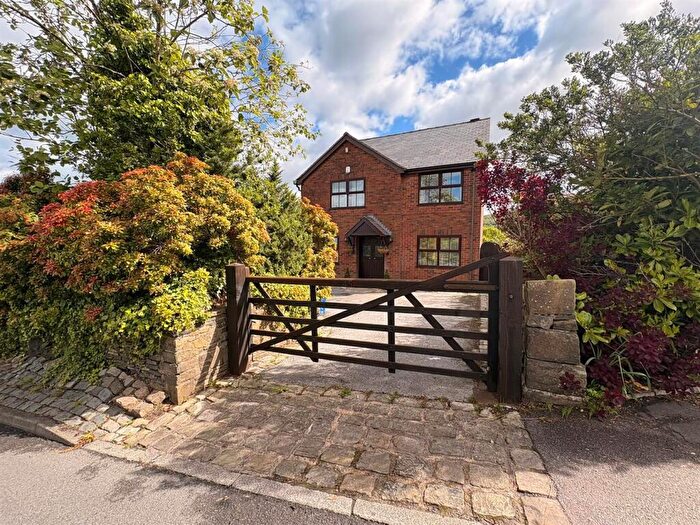 4 Bedroom Detached House For Sale In Mottram Old Road, Stalybridge, SK15