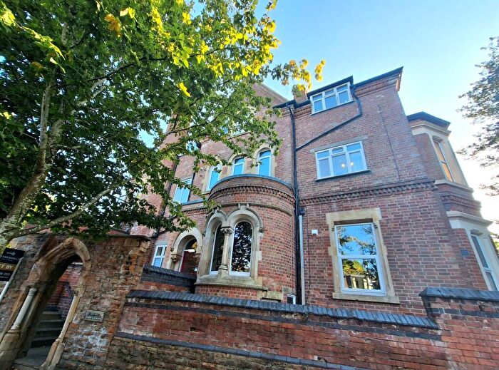 1 Bedroom Apartment To Rent In Park Drive, Nottingham, NG7