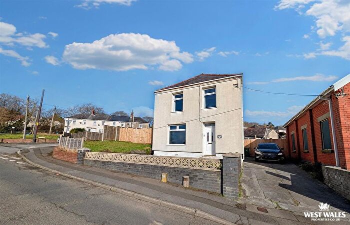 3 Bedroom Detached House For Sale In Heol Y Felin, Pontyberem, Llanelli, SA15