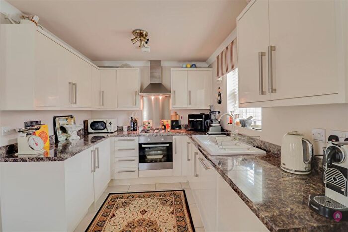 2 Bedroom Flat For Sale In Vicarage Walk, Clowne, Chesterfield, S43