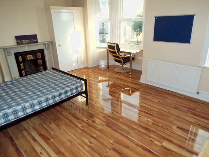 5 Bedroom House To Rent In Bernard Street, Southampton, SO14