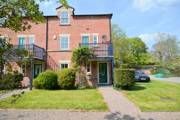 4 Bedroom Mews To Rent In Brook House Mews, High Street, DE65