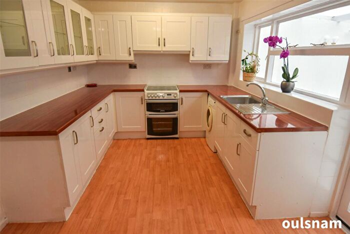 3 Bedroom Terraced House For Sale In Brassie Close, Birmingham, West Midlands, B38