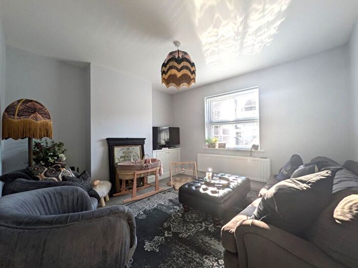 3 Bedroom Semi-Detached House To Rent In Ranelagh Road, Redhill, RH1