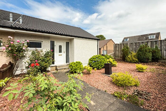 1 Bedroom Semi-Detached House For Sale In Loch Trool Way, Whitburn, EH47