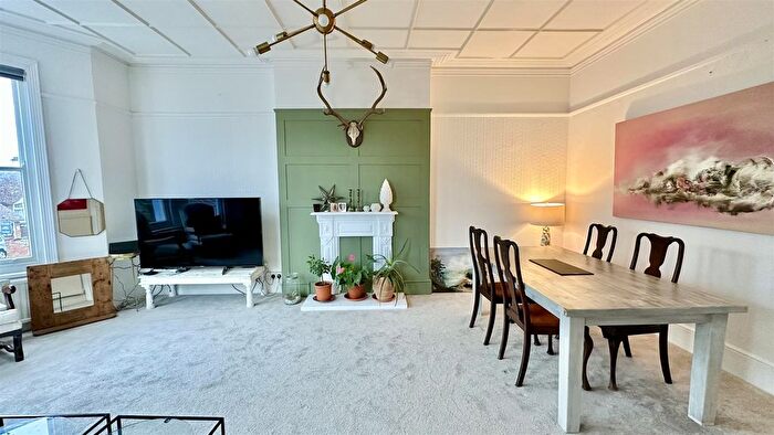 4 Bedroom Maisonette For Sale In Ashburnham Road, Hastings, TN35