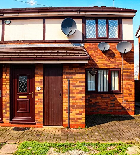 1 Bedroom Flat For Sale In Peel Street, Dukinfield, SK16